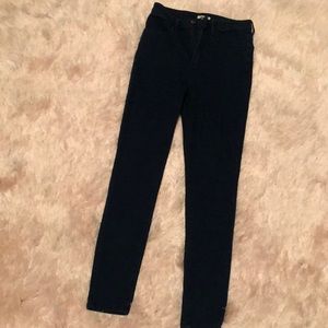 Dark wash mid rise jegging Forever 21 jeans ( never worn )
